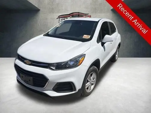 2020 Chevrolet Trax LS AWD photo