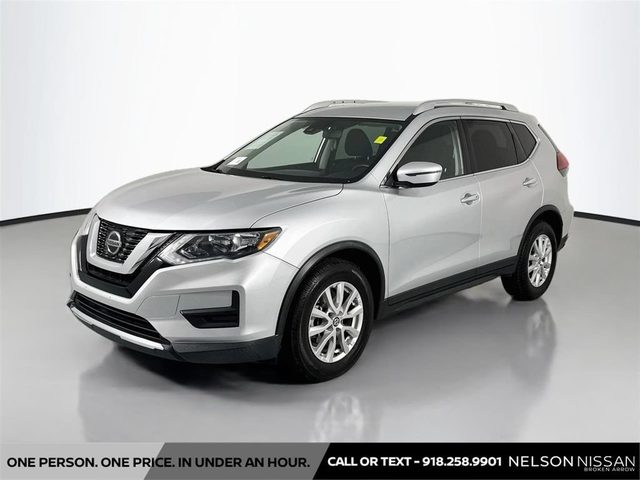 2019 Nissan Rogue SV FWD photo
