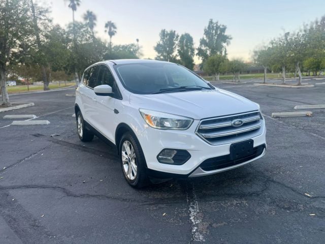 2017 Ford Escape SE FWD photo