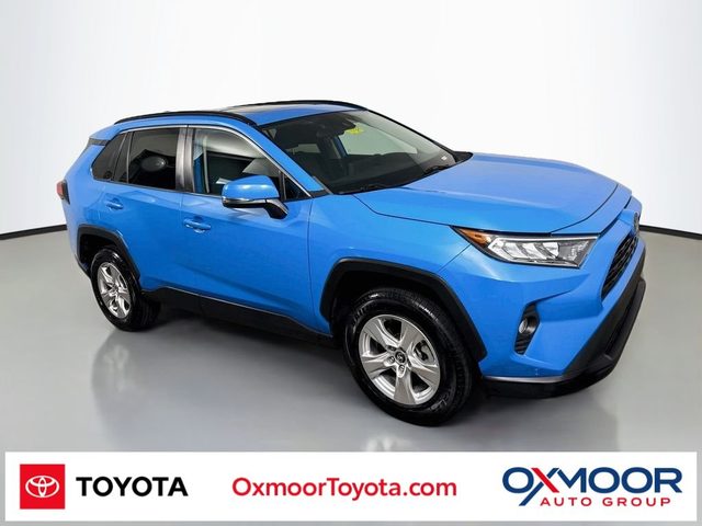 2020 Toyota RAV4 XLE FWD photo