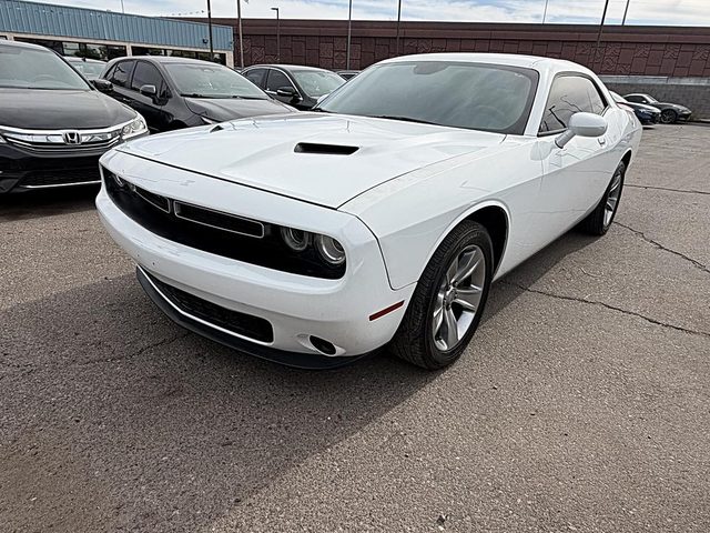 2018 Dodge Challenger SXT RWD photo