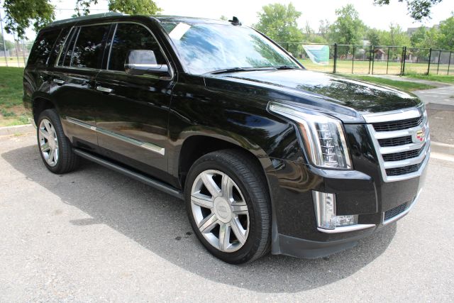 2020 Cadillac Escalade Premium Luxury 4WD photo