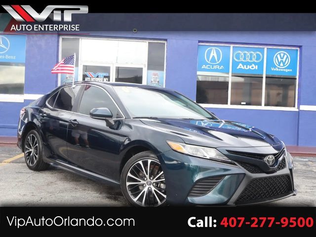 2020 Toyota Camry SE FWD photo