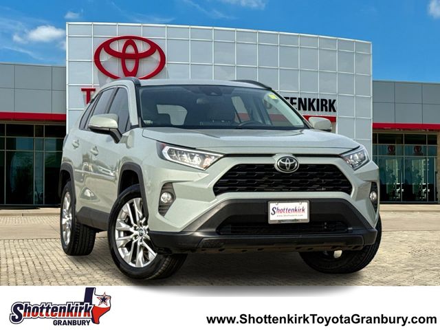 2020 Toyota RAV4 XLE Premium FWD photo
