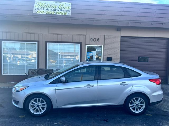 2018 Ford Focus SE FWD photo