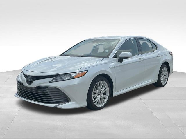2020 Toyota Camry Hybrid XLE FWD photo