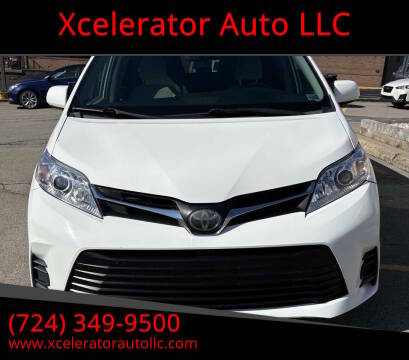 2019 Toyota Sienna LE FWD photo
