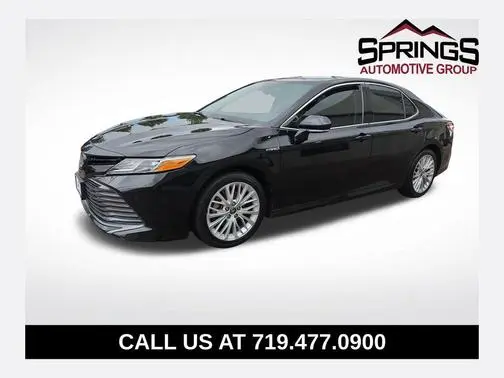 2020 Toyota Camry Hybrid XLE FWD photo