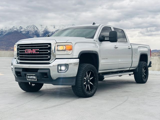 2015 GMC Sierra 2500HD SLE 4WD photo