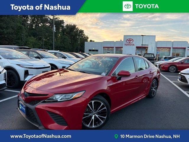 2020 Toyota Camry Hybrid SE FWD photo