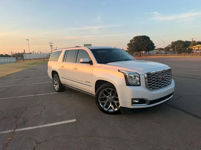 2020 GMC Yukon XL Denali 4WD photo