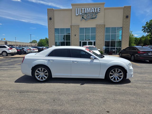 2019 Chrysler 300 Limited RWD photo