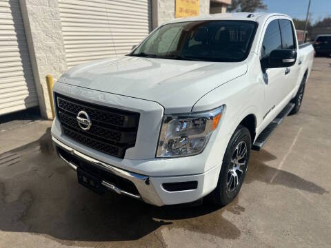 2020 Nissan Titan SV RWD photo