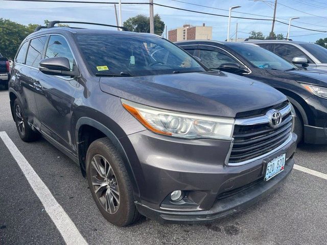 2016 Toyota Highlander XLE AWD photo