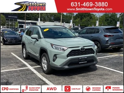 2020 Toyota RAV4 XLE AWD photo