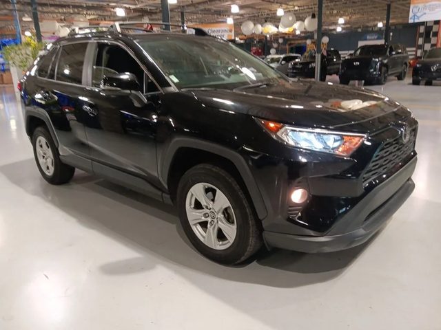 2020 Toyota RAV4 XLE AWD photo