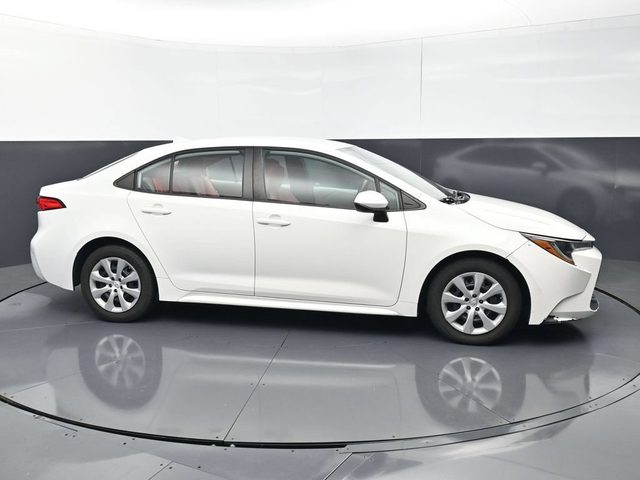 2020 Toyota Corolla LE FWD photo