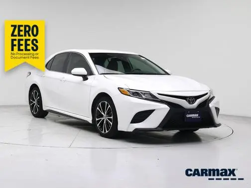 2020 Toyota Camry SE FWD photo