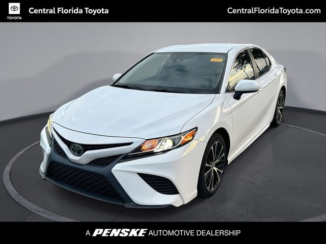 2020 Toyota Camry SE FWD photo