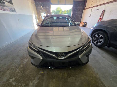 2020 Toyota Camry SE FWD photo