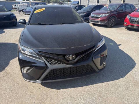 2020 Toyota Camry SE FWD photo