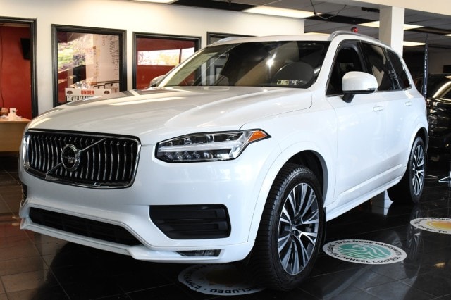 2020 Volvo XC90 Momentum AWD photo