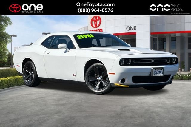 2019 Dodge Challenger SXT RWD photo