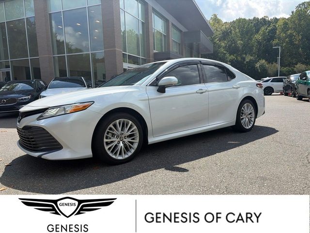 2020 Toyota Camry Hybrid XLE FWD photo