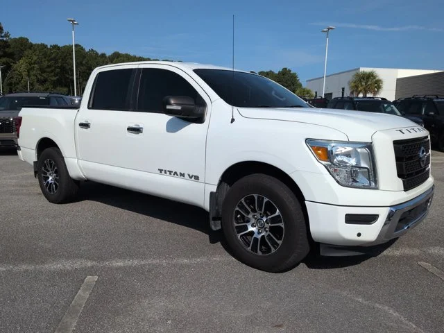 2020 Nissan Titan SV RWD photo