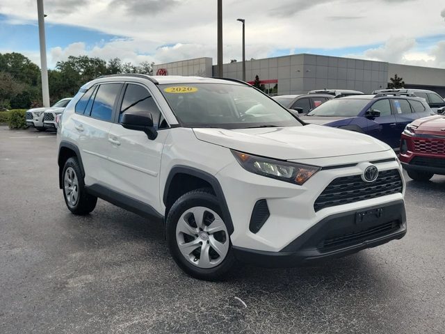 2020 Toyota RAV4 LE AWD photo