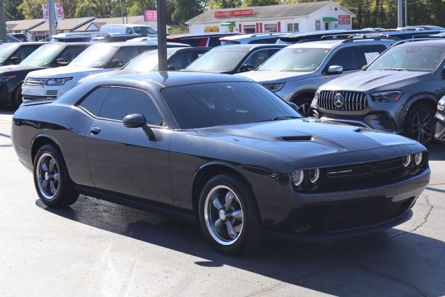 2019 Dodge Challenger SXT RWD photo