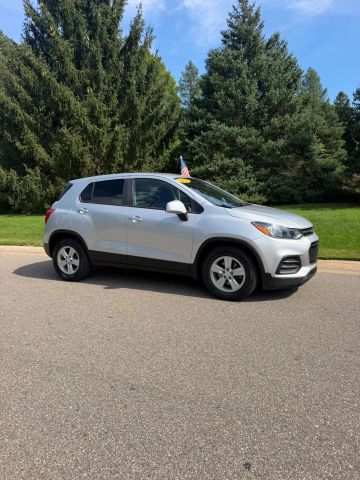 2020 Chevrolet Trax LS FWD photo