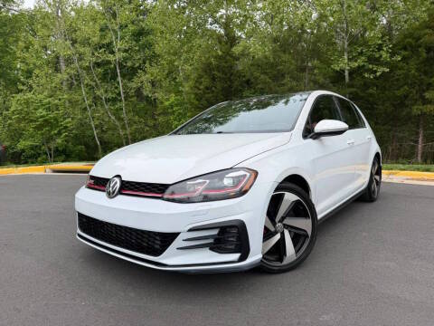 2020 Volkswagen Golf GTI SE FWD photo
