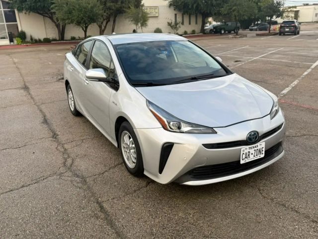 2020 Toyota Prius LE FWD photo