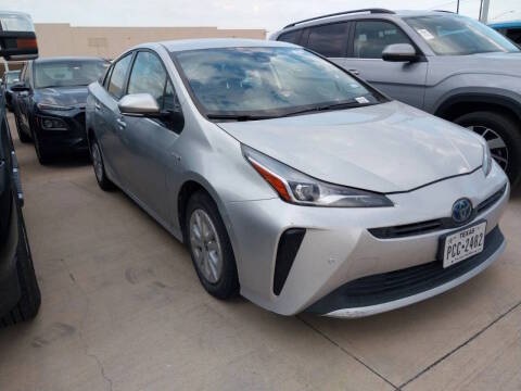 2020 Toyota Prius LE FWD photo