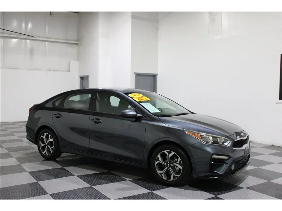 2020 Kia Forte LXS FWD photo