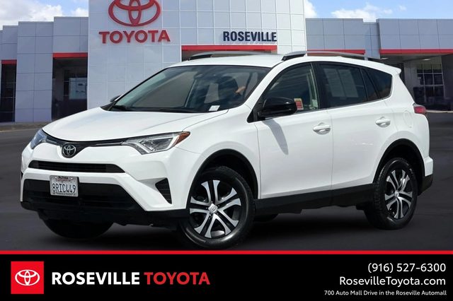 2017 Toyota RAV4 LE FWD photo