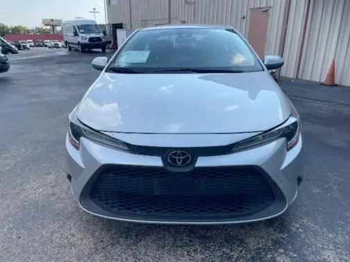 2020 Toyota Corolla LE FWD photo