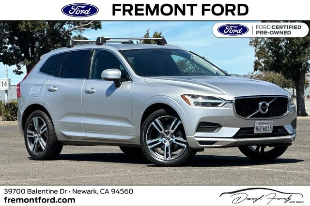2020 Volvo XC60 Momentum AWD photo