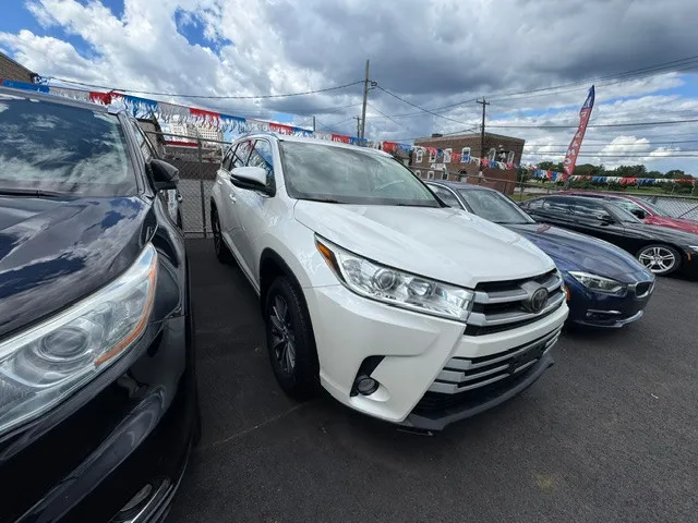 2017 Toyota Highlander XLE AWD photo
