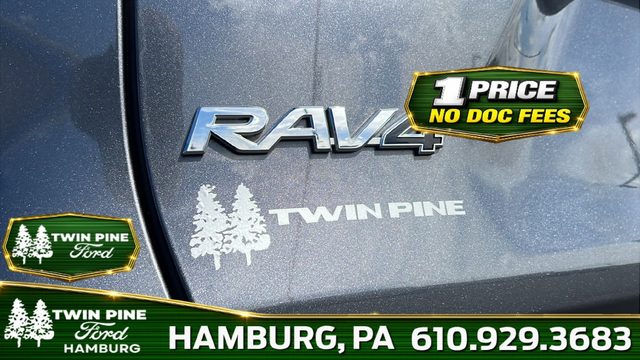 2020 Toyota RAV4 Hybrid XLE AWD photo