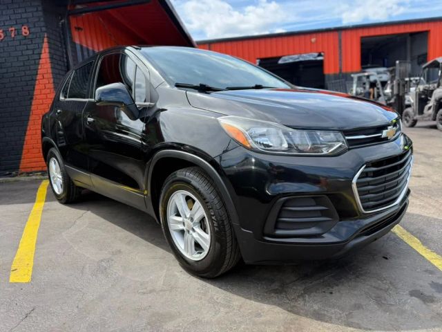 2020 Chevrolet Trax LS FWD photo