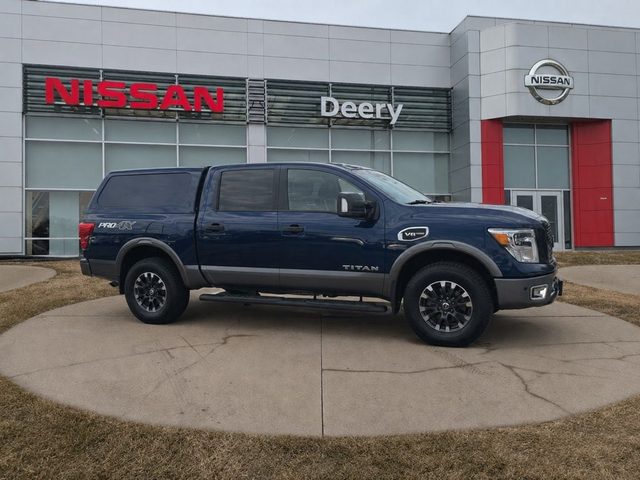 2017 Nissan Titan PRO-4X 4WD photo