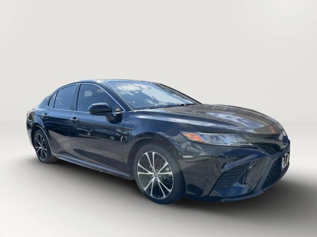 2019 Toyota Camry SE FWD photo