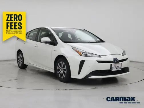 2020 Toyota Prius LE FWD photo
