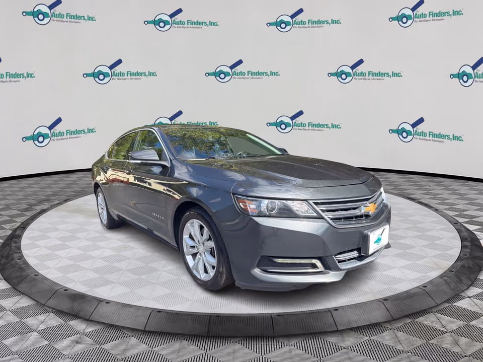 2019 Chevrolet Impala LT FWD photo