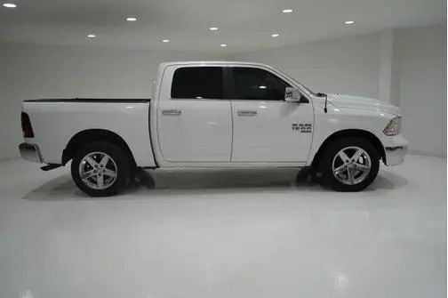 2019 Ram 1500 SLT 4WD photo