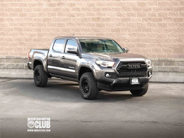 2016 Toyota Tacoma SR5 4WD photo