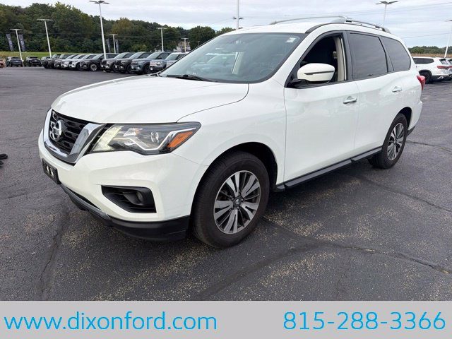 2017 Nissan Pathfinder SV 4WD photo