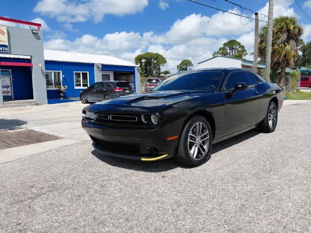 2019 Dodge Challenger SXT AWD photo